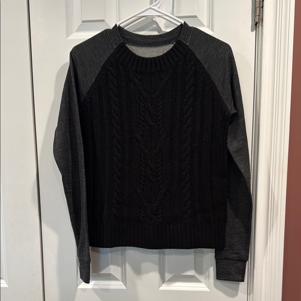 lululemon athletica Black Crew Neck cable knit front Sweater, wool.
